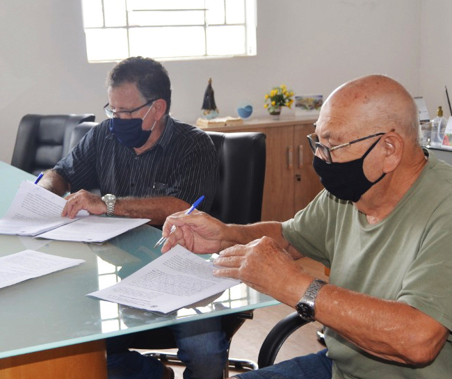 FLÓRIDA: Prefeitura assina convênio de quase R$ 2 milhões com a Santa Casa para atendimento da população