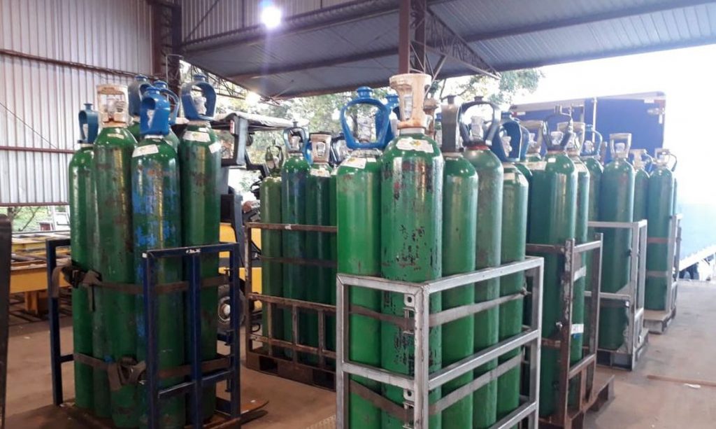 Governo de SP anuncia compra de 2 mil cilindros de oxigênio para o estado