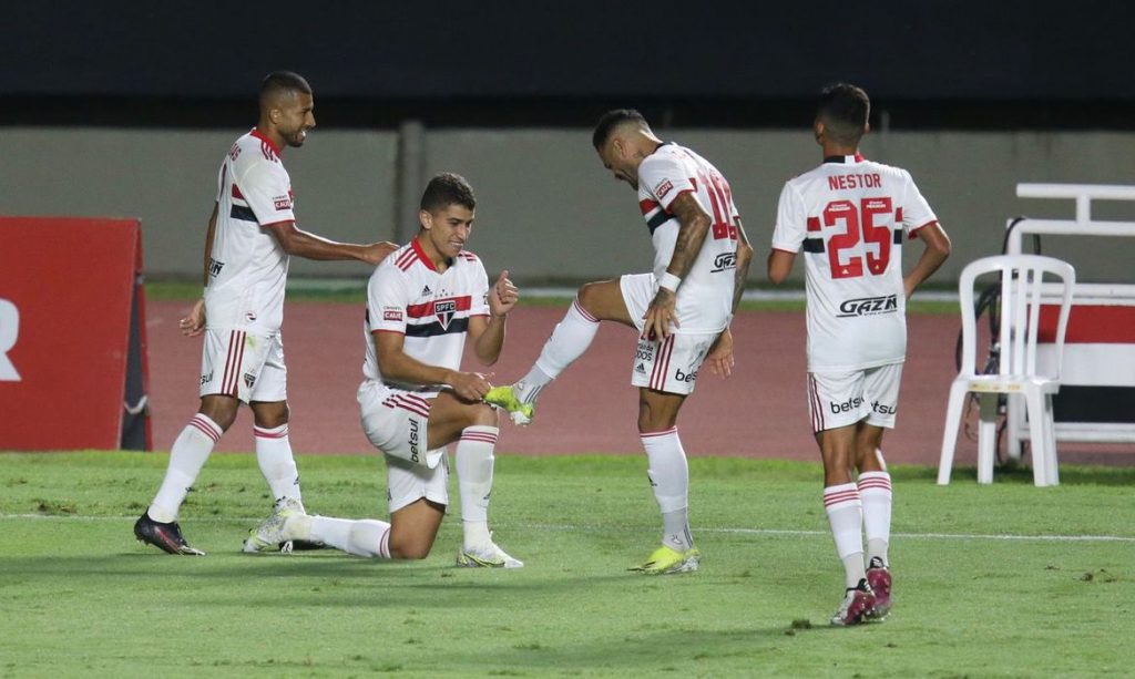 São Paulo derrota Santo André por 2 a 0 no Paulista