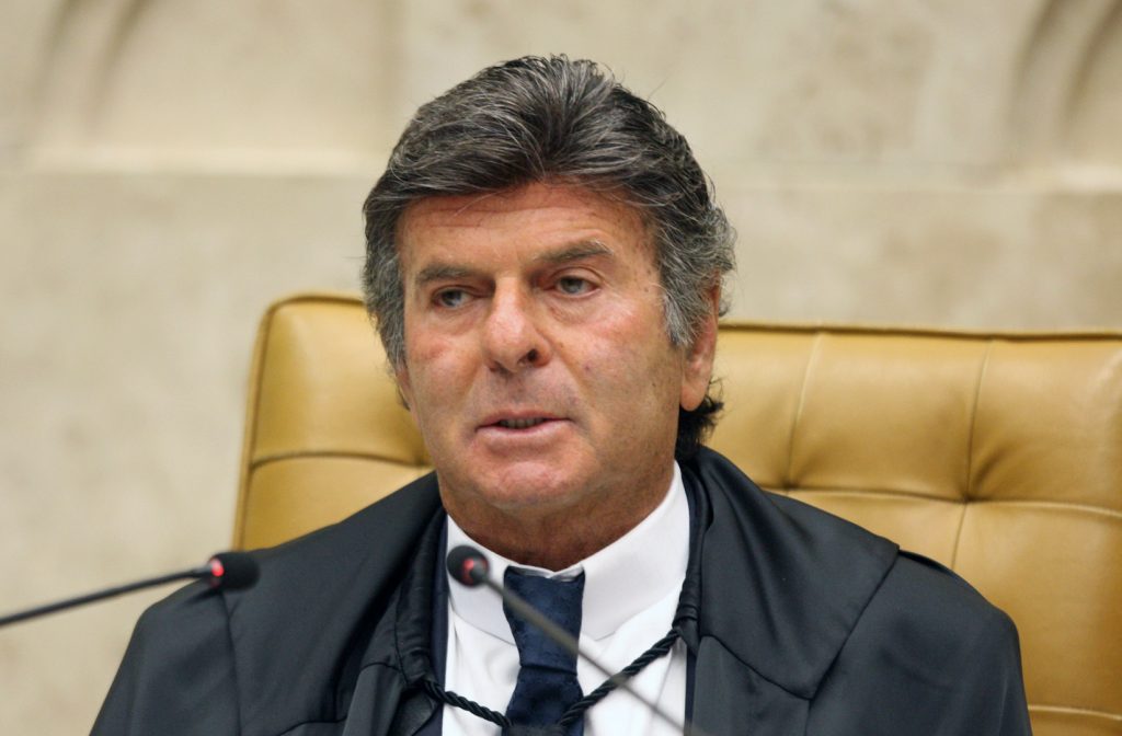 Frente de Prefeitos pede que Fux se manifeste sobre liberação de cultos