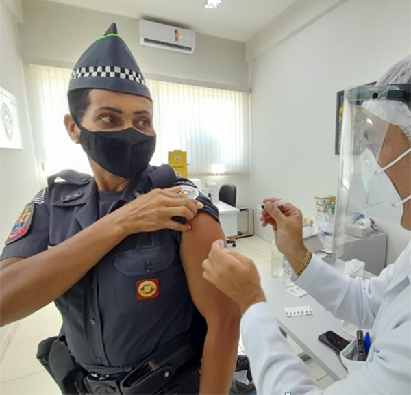 Iniciada a imunização de policiais e demais forças de segurança da região