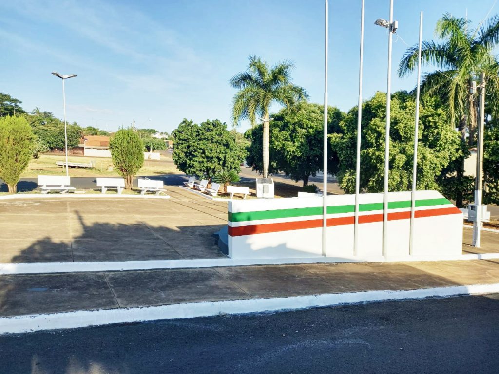 FLÓRIDA: Prefeitura executa reforma e melhorias da praça da Bíblia