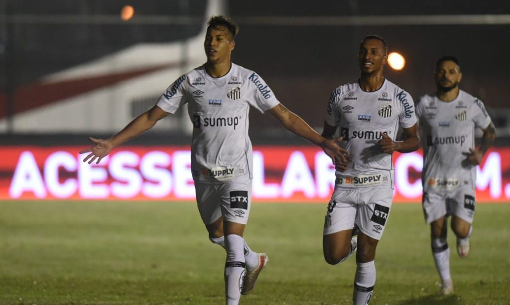 Santos derrota Cianorte por 2 a 0 e encaminha vaga na Copa do Brasil