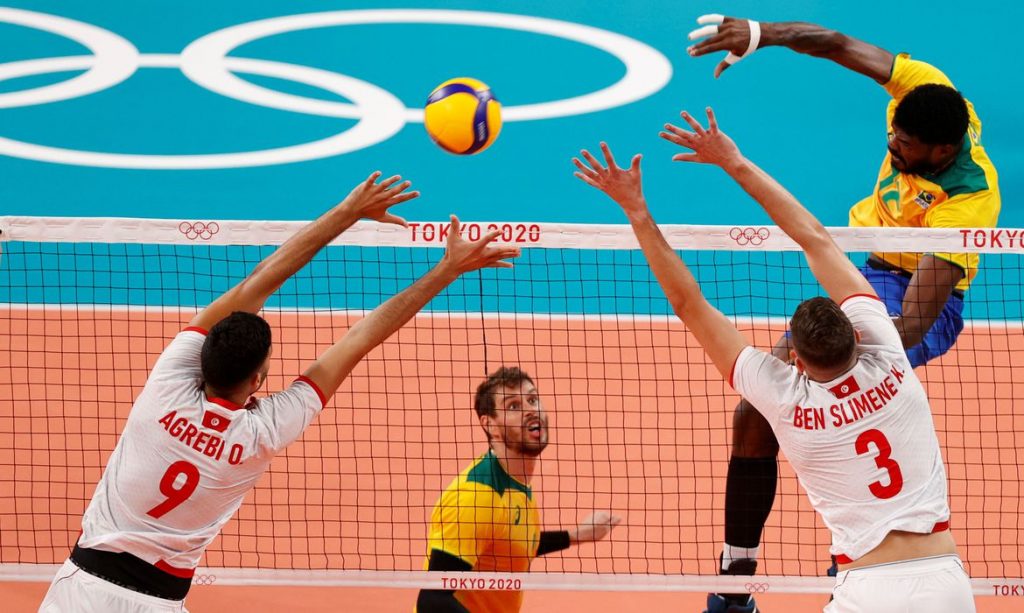 Olimpíada: Brasil passa pela Tunísia na estreia do vôlei masculino