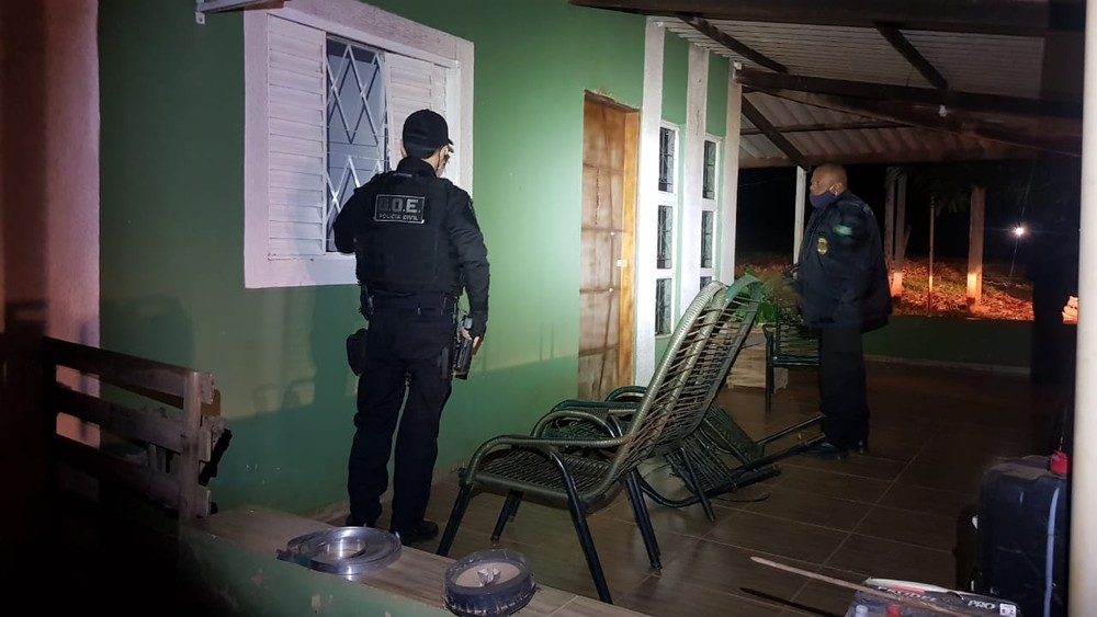 Empresário é preso suspeito de integrar grupo especializado em furto de baterias de torre de telefonia