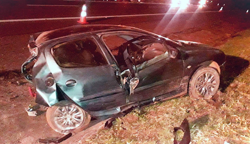 Mãe e filho morrem após colisão traseira entre carros