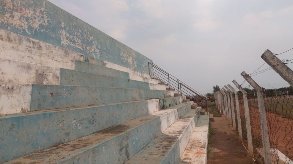MARIÁPOLIS: Vereador cobra reforma e recuperação do Estádio Municipal