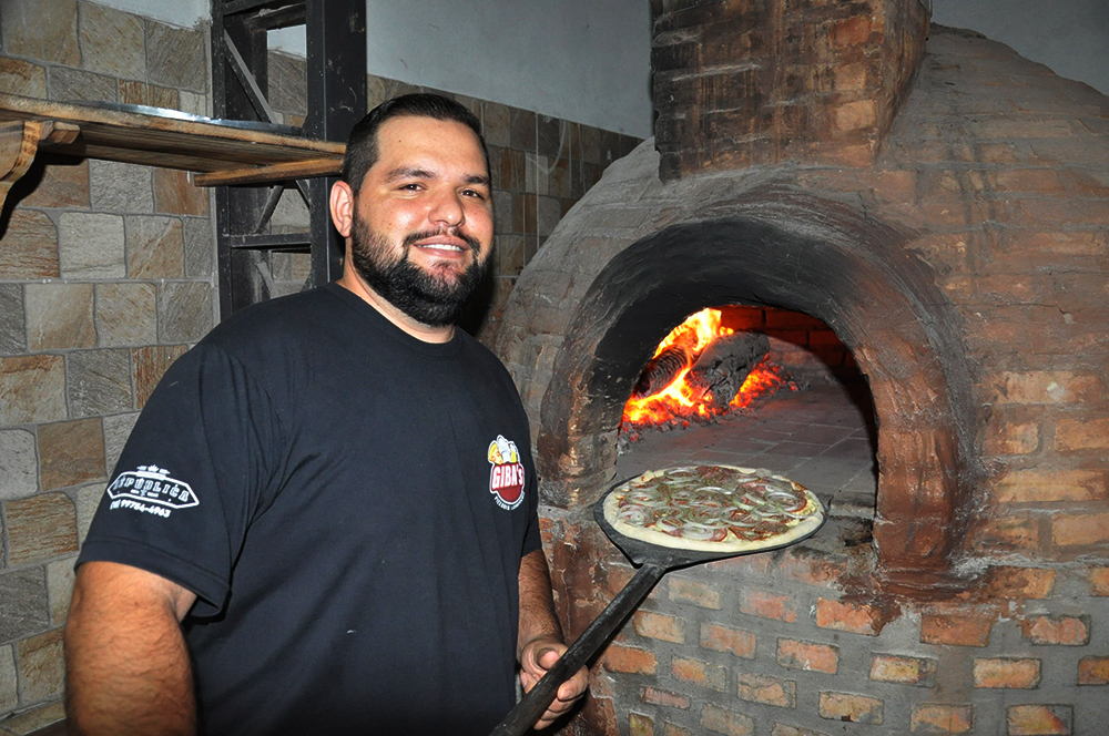 GIBA’S PIZZARIA E CHOPERIA: um ano em Flórida Paulista