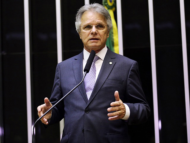 MARIÁPOLIS: Deputado viabiliza R$ 250 mil para asfalto e recape destinado ainda na administração Val Dantas