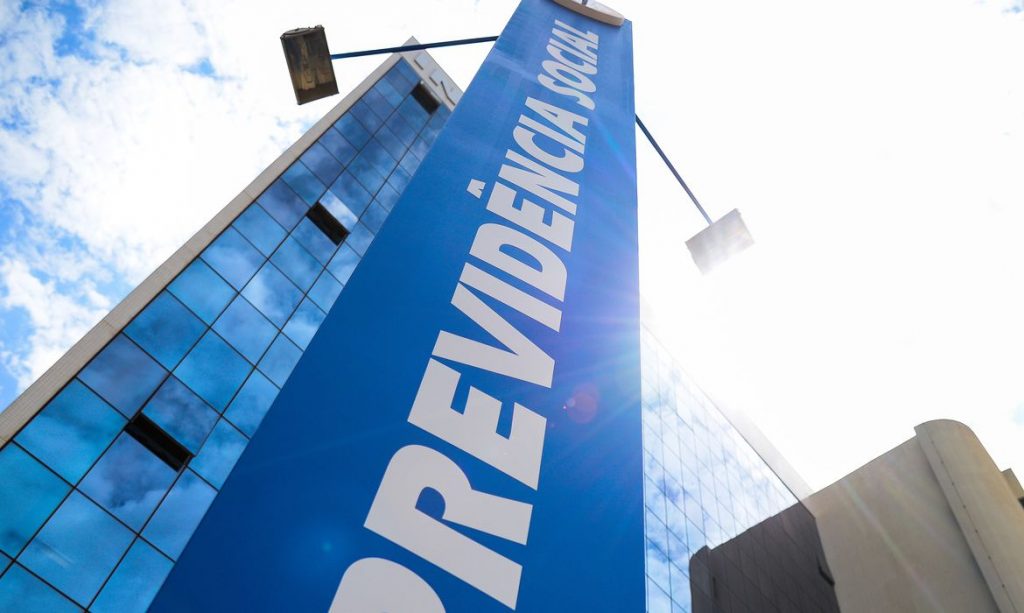 Prova de vida do INSS volta a ser exigida em 2022