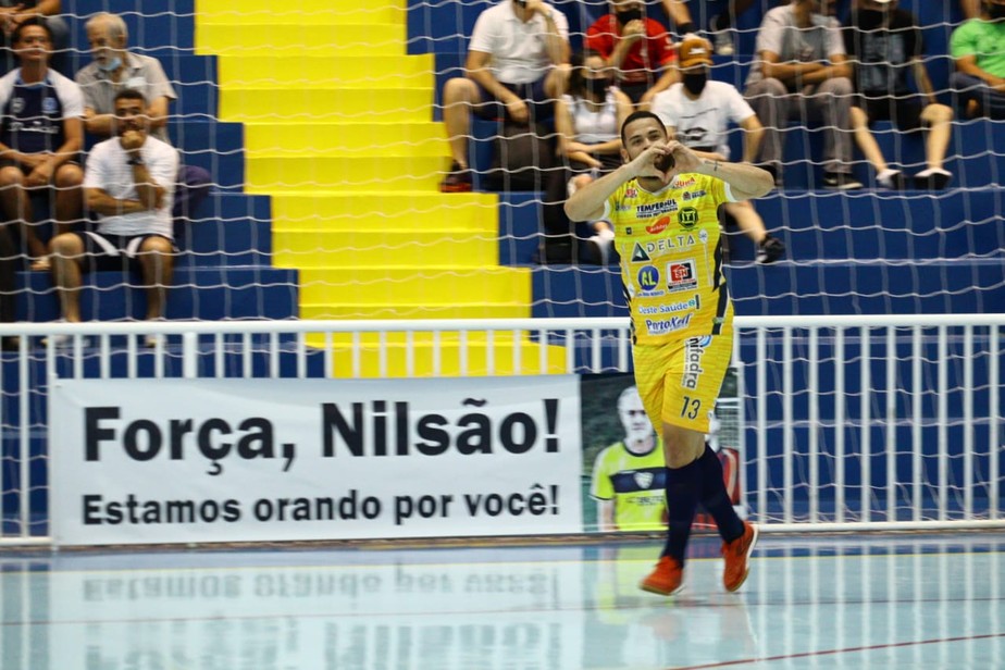 Dracena goleia Botucatuense e fica a um empate da semifinal