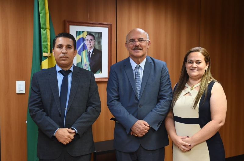 DRACENA: Colégio Cívico-Militar, construção de nova escola e residência médica são protocoladas pelo prefeito no Ministério da Educação