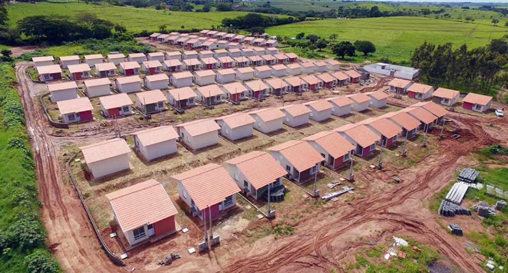 FLÓRIDA: Após nova licitação, obras das casas populares devem ser retomadas