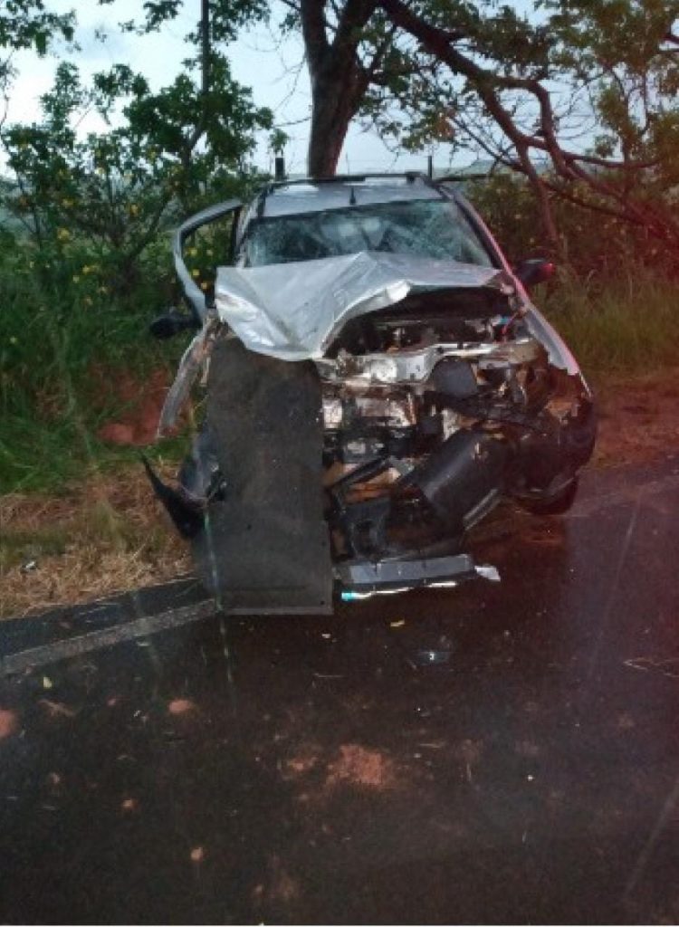 Homem morre em grave acidente em vicinal