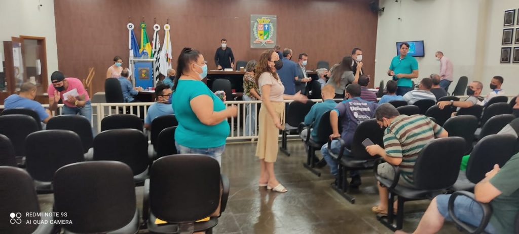 OSVALDO CRUZ: Sessão da Câmara é adiada após manifestação do funcionalismo público