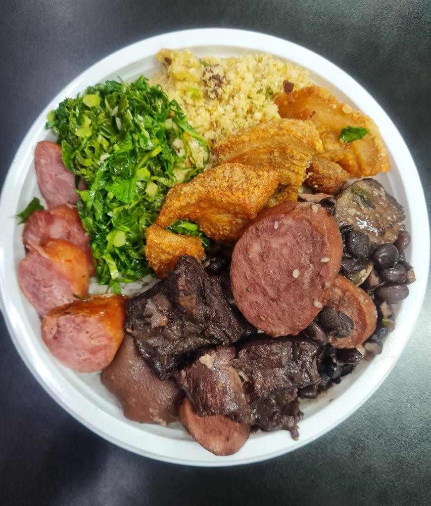 SUPERMERCADOS IKEDA oferece refeições diariamente