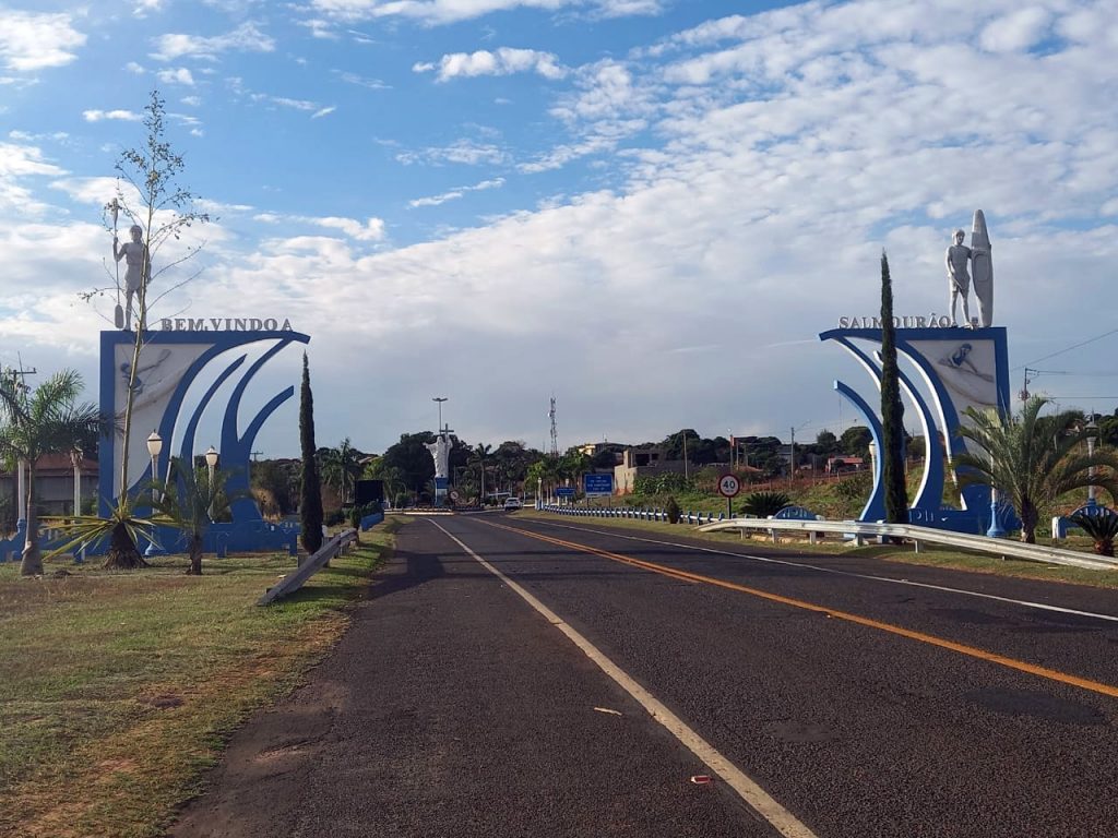 Salmourão comemora 63 anos