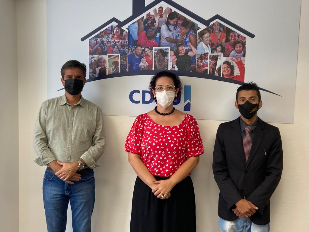 LUCÉLIA: Prefeita e vereador buscam viabilizar recursos na CDHU