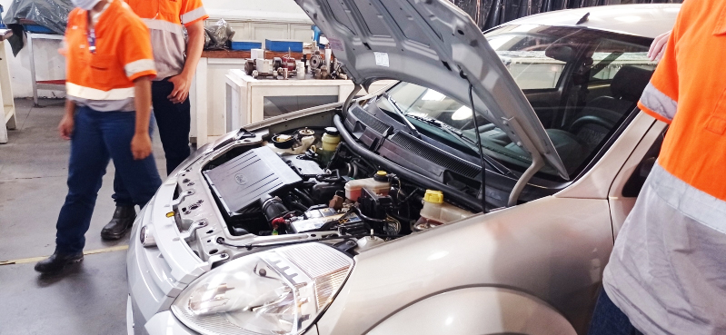 DRACENA: Senai recebe veículo para aulas práticas de mecânica