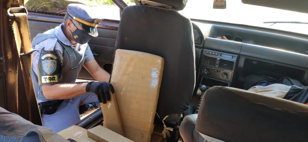 TOR Rodoviário apreende Fiat Uno “recheado” de droga