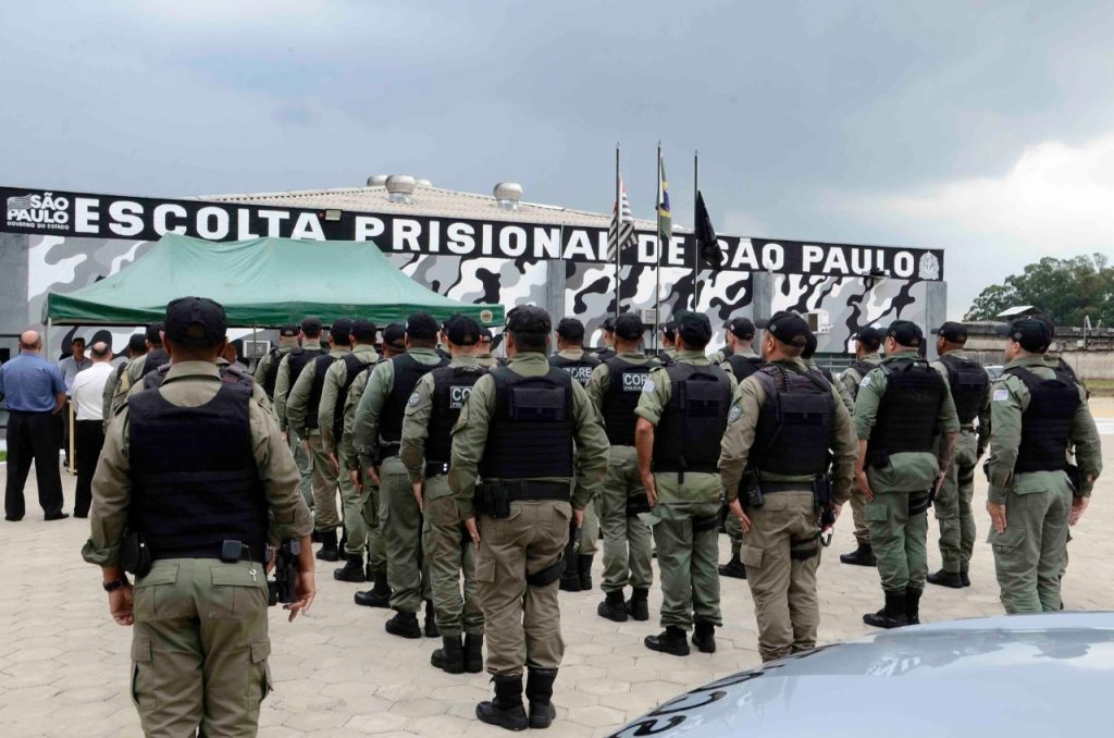 Governo de SP anuncia contratação de 1,5 mil agentes de escolta de presos e policiais irão reforçar patrulhamento