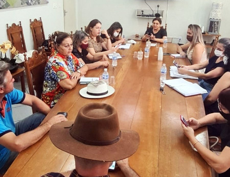 JUNQUEIRÓPOLIS: Prefeitura inicia preparativos para o Natal 2022