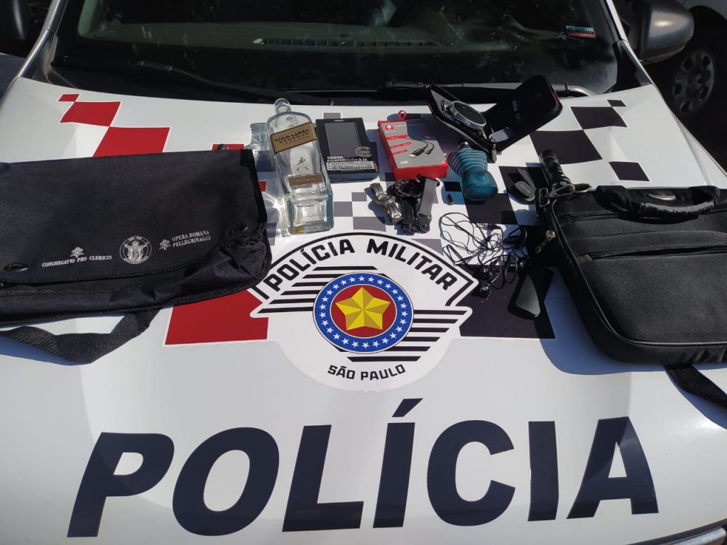 SALMOURÃO: Polícia Militar identifica autores de furto em residência e recupera objetos