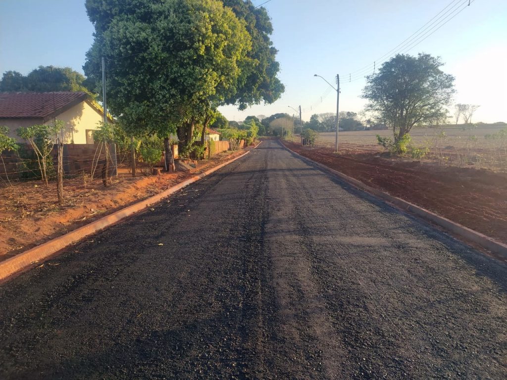 FLÓRIDA: Em fase final as obras de pavimentação asfáltica em ruas do Distrito do Indaiá do Aguapeí