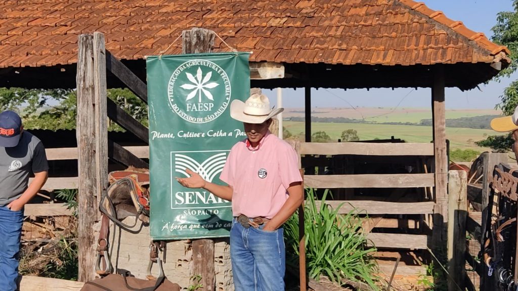 FLORA RICA: Curso de doma de animal é realizado no município