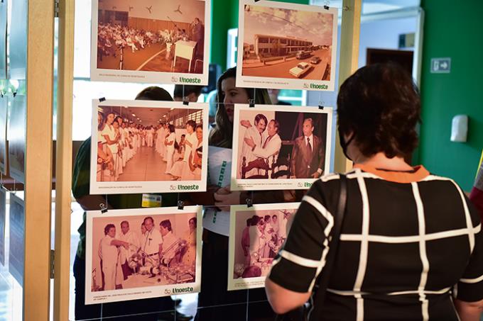 Exposição fotográfica comemora Jubileu de Ouro da Unoeste