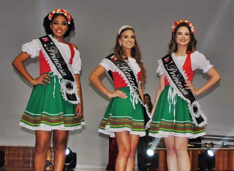 JUNQUEIRÓPOLIS: Rainha e Princesas para Aceruva 2022 foram eleitas e coroadas