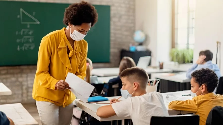 Rodrigo Garcia autoriza concurso público para 15 mil professores