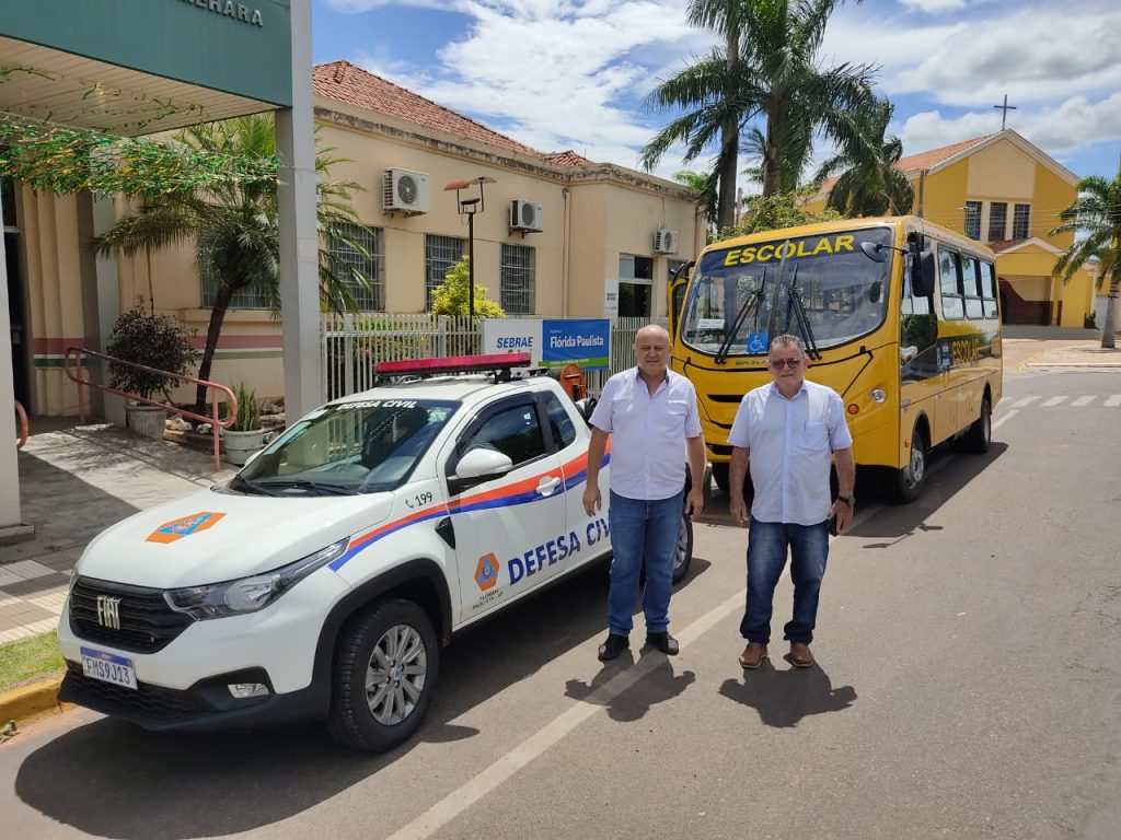 Flórida é contemplada com veículo para a Defesa Civil e microônibus para transporte escolar