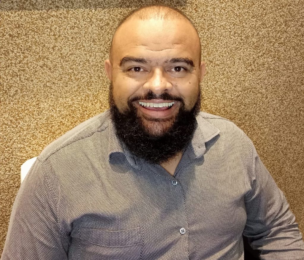 ARTIGO: Feliz por dentro e sorrindo por fora. Como conseguir esta fórmula?