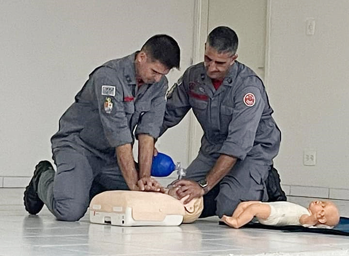 FLÓRIDA: Educação promove curso de primeiros socorros em parceria com o Corpo de Bombeiros