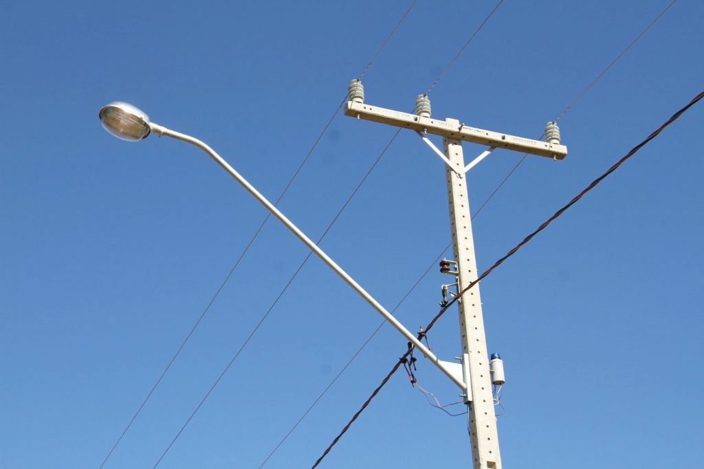 SALMOURÃO: Vereadora reivindica à Prefeitura melhorias na iluminação após pedido de moradores