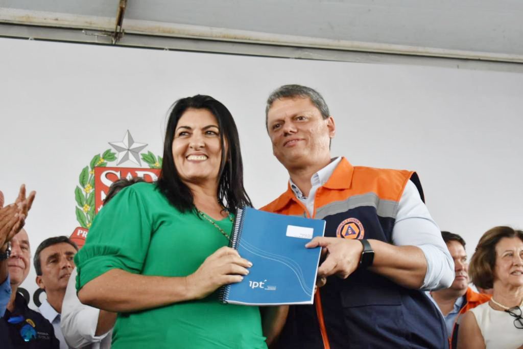 OSVALDO CRUZ: Governador Tarcísio de Freitas entrega mapeamento de área de risco da cidade