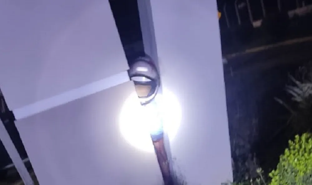 Homem morre após colidir motocicleta contra portal de entrada de Parapuã e ficar preso entre as colunas de concreto