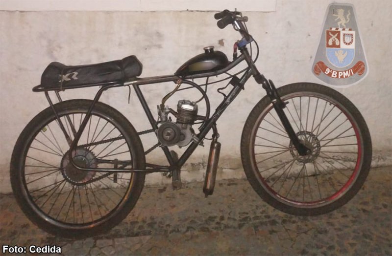 Bicicleta motorizada irregular é recolhida pela Polícia Militar