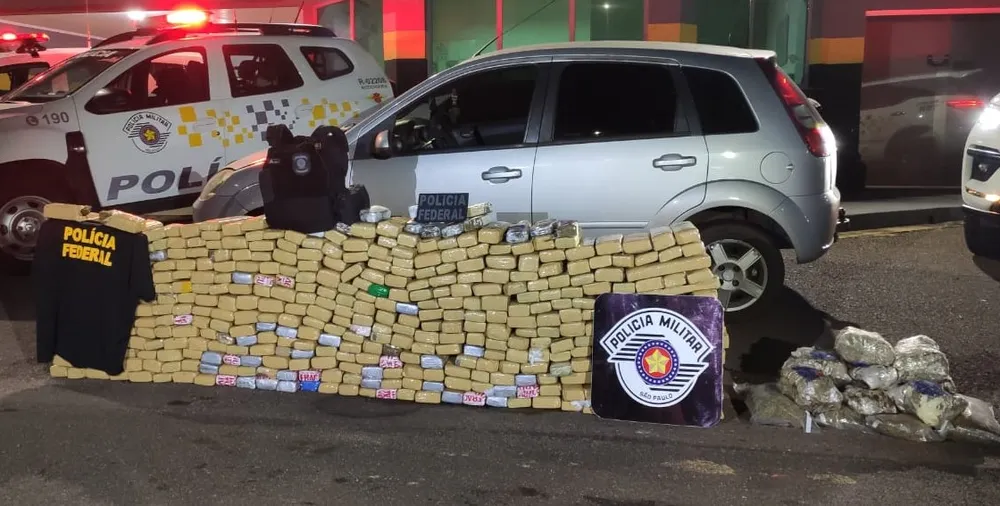 Polícia Federal apreende quase meia tonelada de maconha e skank