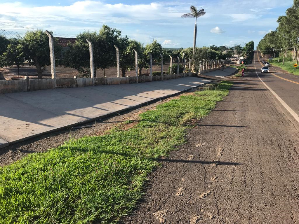 FLÓRIDA: Prefeito cobra da Eixo melhorias no acostamento do velório municipal