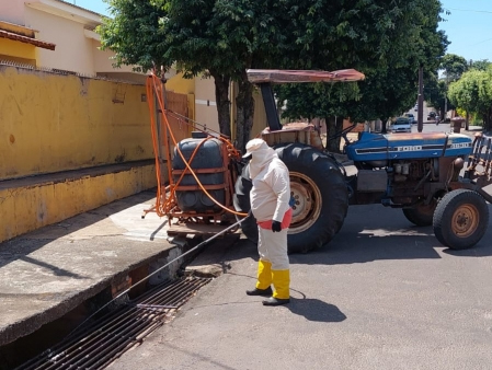 DRACENA: Galerias da cidade recebem veneno contra o mosquito da dengue