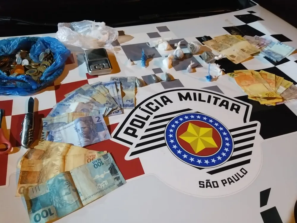 Traficante foge e deixa a esposa para trás que acaba presa pela Polícia Militar