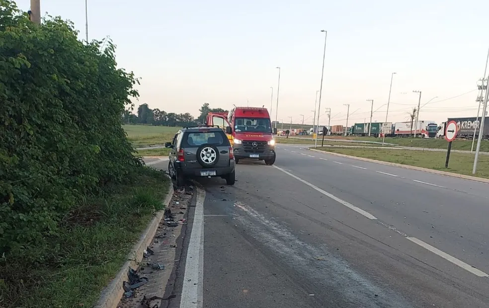 Motociclista morre após se envolver em acidente com carro em rodovia de Porto Feliz