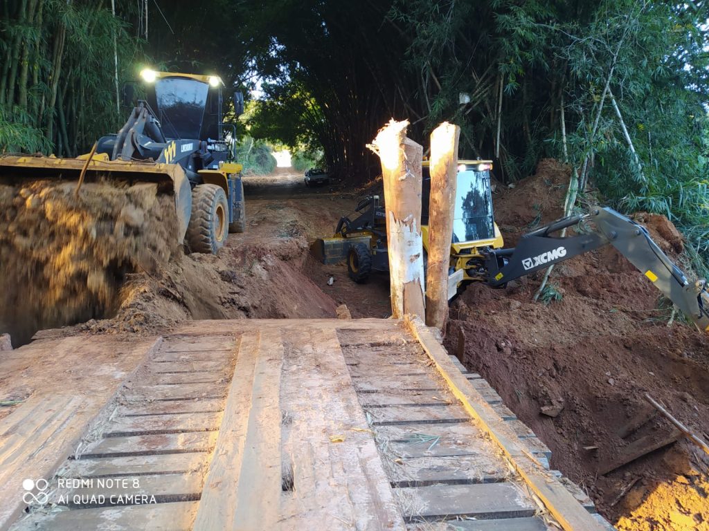 Prefeitura de Flórida Paulista recupera ponte que faz divisa com Pacaembu