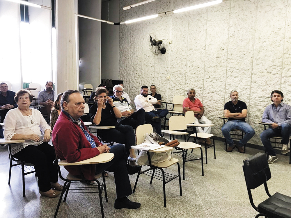 FLÓRIDA: Reunião debate o plantio de mandioca e instalação de fecularia