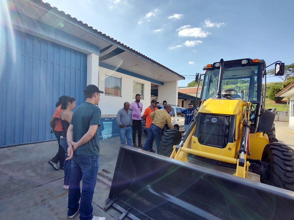 IRAPURU: Concluído curso de operador de retroescavadeira e pá carregadeira