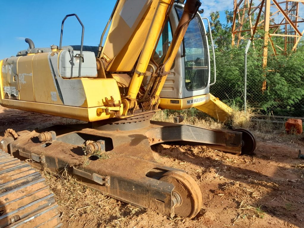 PACAEMBU: Vereador denúncia “abandono” de veículos e máquinas pela Prefeitura