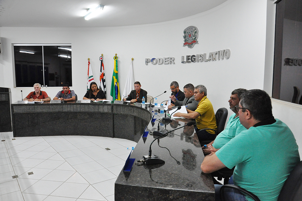 FLÓRIDA: Após veto do prefeito, Câmara revoga aumento de salários para a próxima legislatura