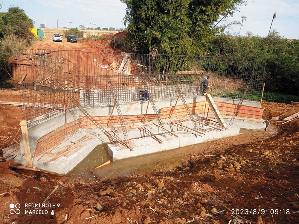 FLÓRIDA: Prossegue a todo o vapor as obras de construção de nova ponte próximo ao Distrito do Indaiá